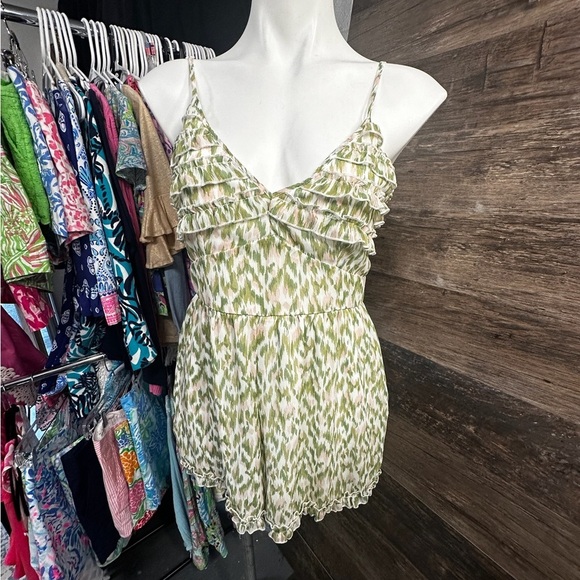 Francesca's Collections Sage Green Cream Romper - Picture 1 of 14